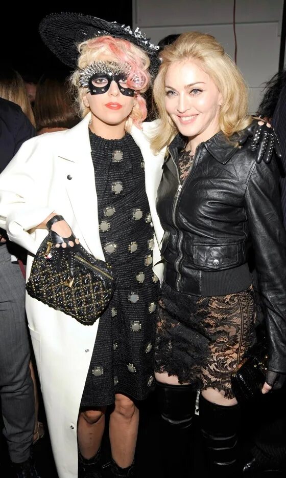 Мадонна и леди гага фото. Мадонна и леди гага фото. Леди гага и мадонна. Лурдес и леди гага. Мадонна на оскаре.