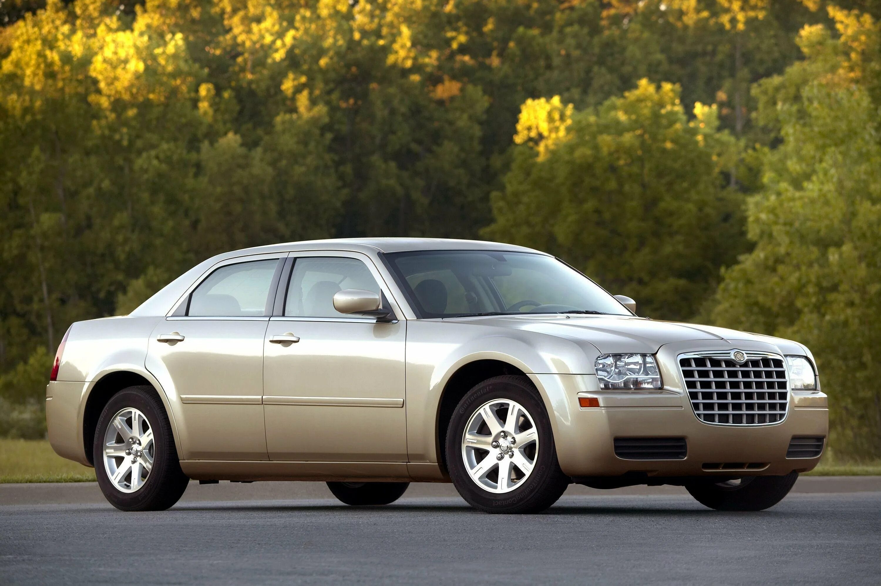 Как выглядит крайслер. Chrysler lx - 300. крайслер 300с седан. chrysler 300c lx. chrysler 300 2005.