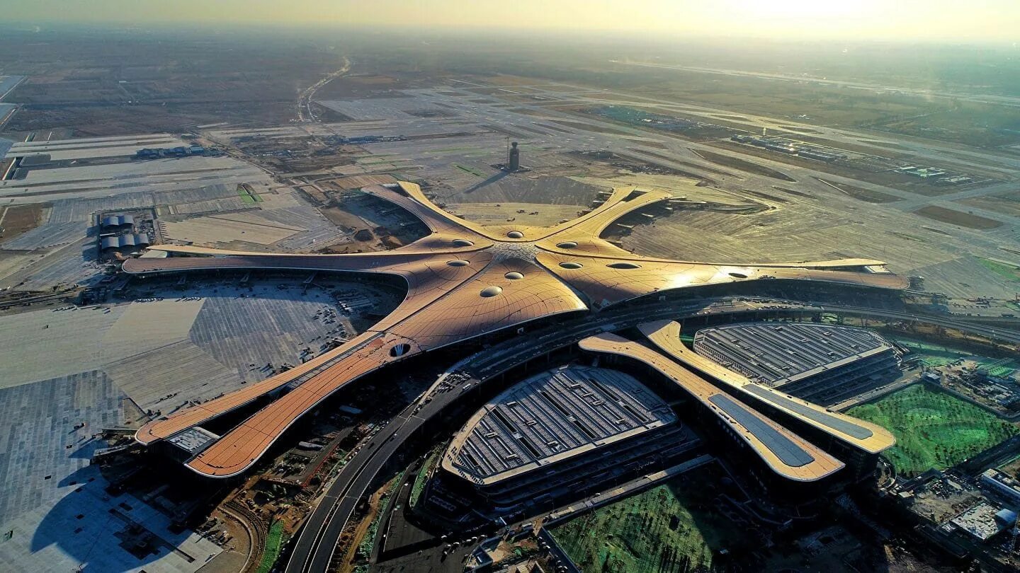 Какой самой большой аэропорт в мире. Международный аэропорт Шоуду в Пекине (Китай). Пекинский Международный аэропорт Дасин. Аэропорт Пекин Дасин, Китай. Новый аэропорт Пекина Дасин.