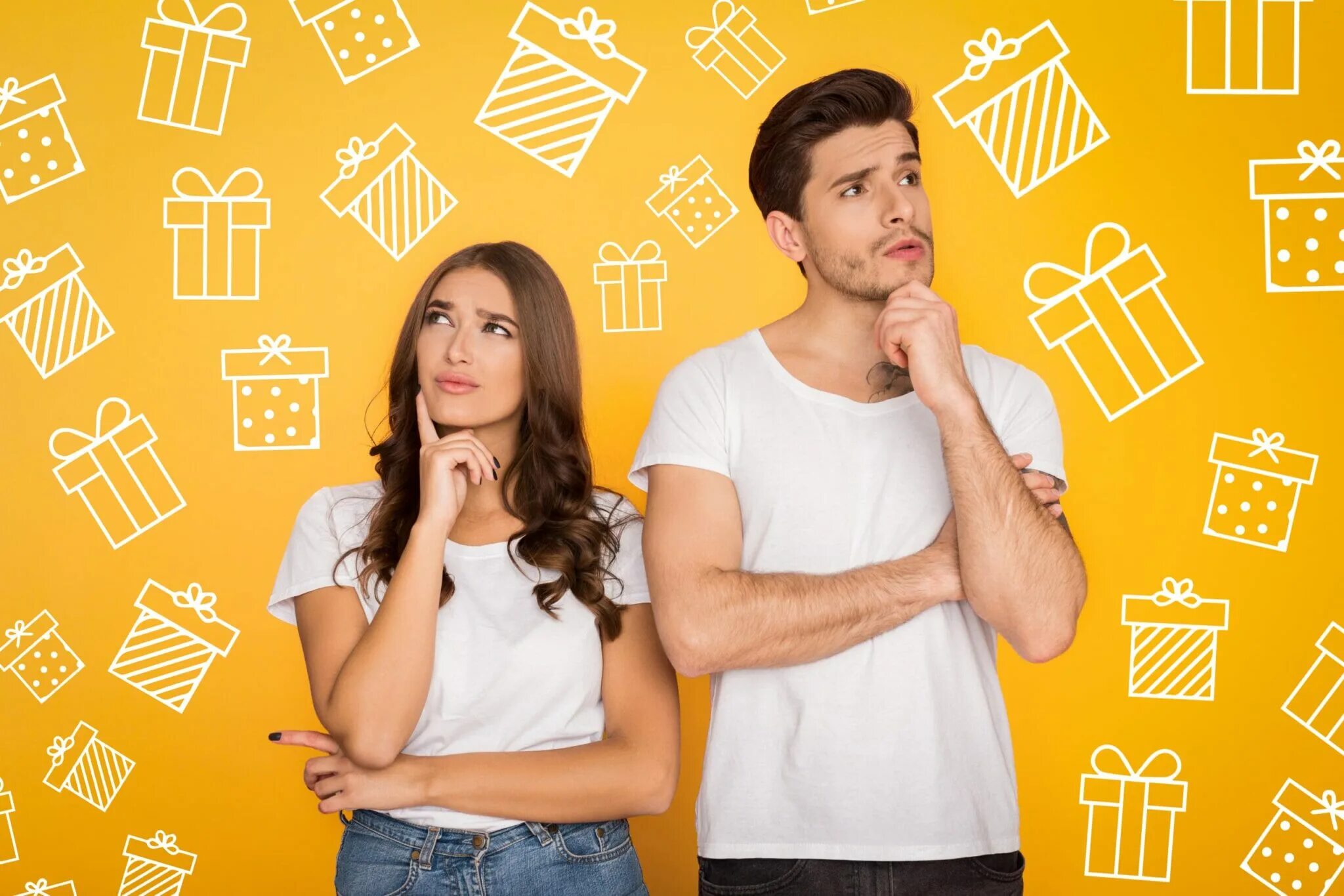 Мужчина и женщина на белом фоне. Парень и девушка расстаются. Парень и девушка задумались. Ребенок мечтает. Девушка обнимает за плечи.