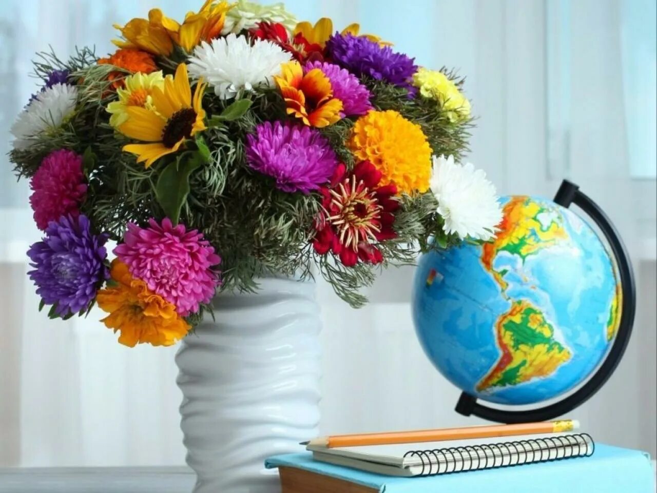 5 октября в россии. Цветы учителю. С днём учителя цветы. Букет цветов учителю. Цветы преподавателю.