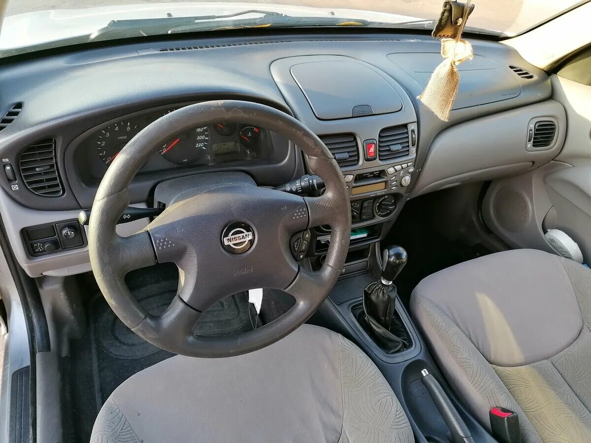 Nissan Almera n16 хэтчбек 5 дв салон. Альмера 2000 Алон. Almera n16 хэтчбек алькантара. Nissan Almera 2000 года.