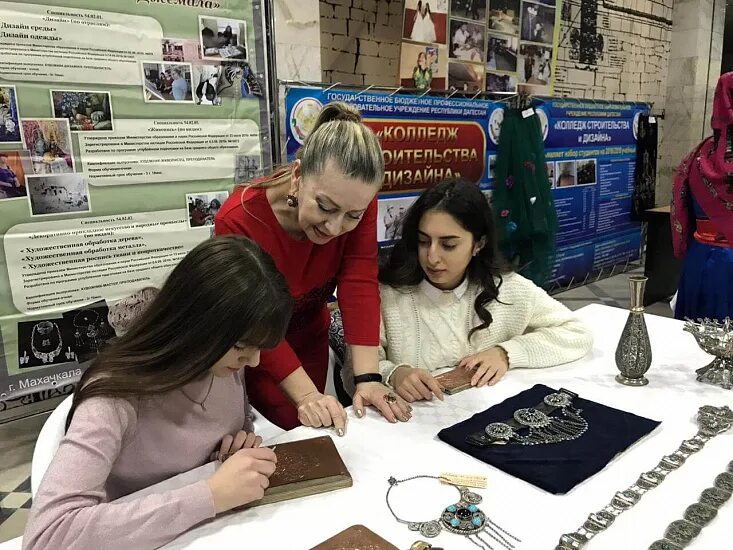 А. Гасанова. Махачкала художественное училище им. Художественное училище им джемала. А.