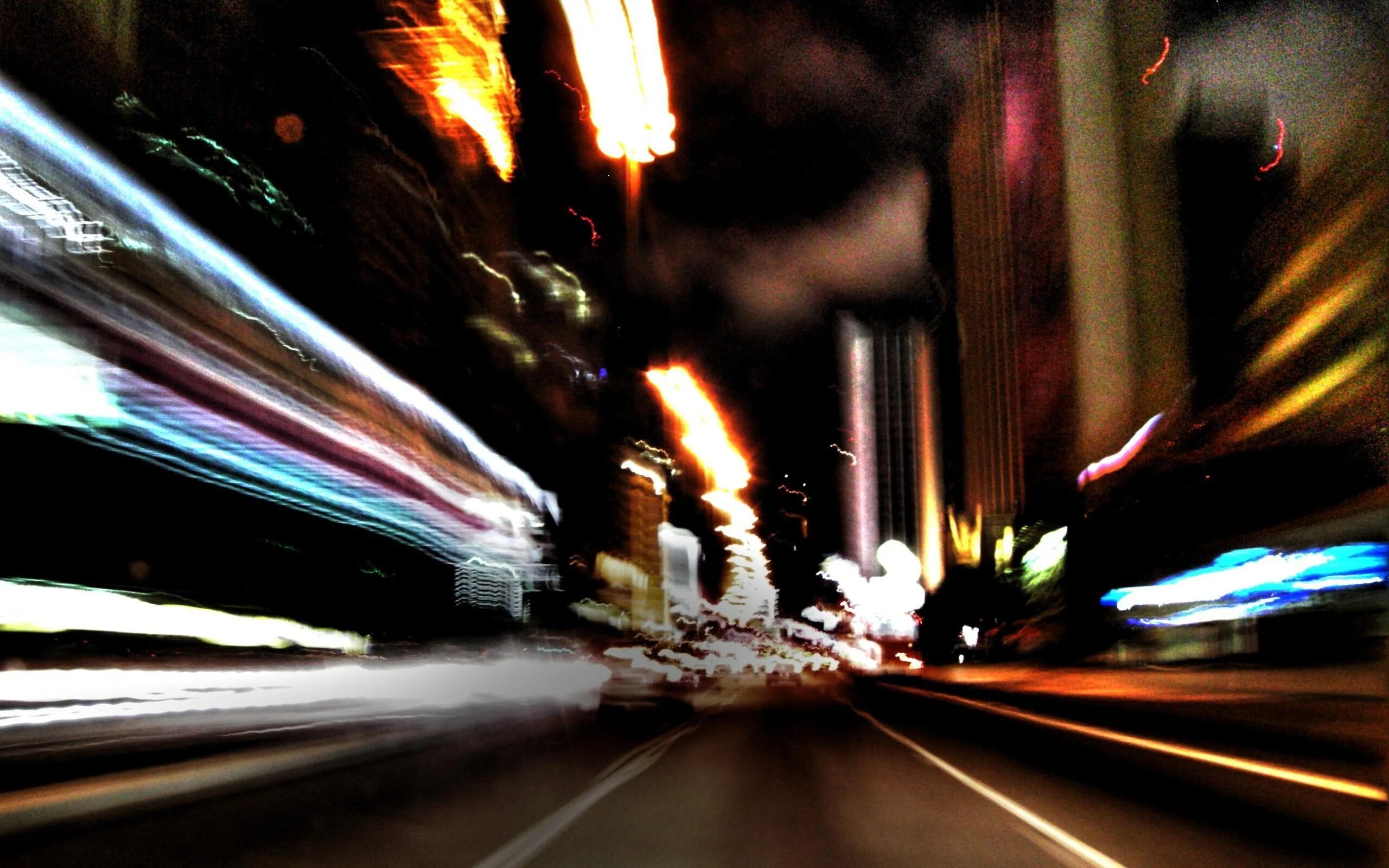 Эффект именно при. Смазанные снимки. Ночной город скорость. Эффект размытости в движении. Ночной город смазанный.
