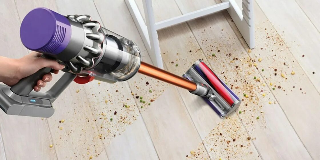 Дайсон для дома. Пылесос Дайсон беспроводной v10. Dyson Cyclone v10 absolute. Пылесос Dyson Cyclone v10 absolute. Дайсон 10 пылесос.