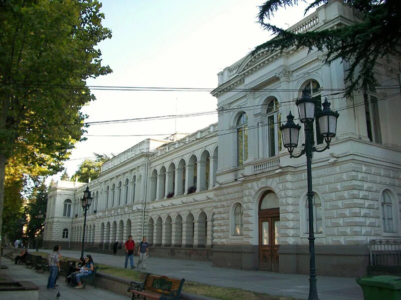 Дом молодежи руставели