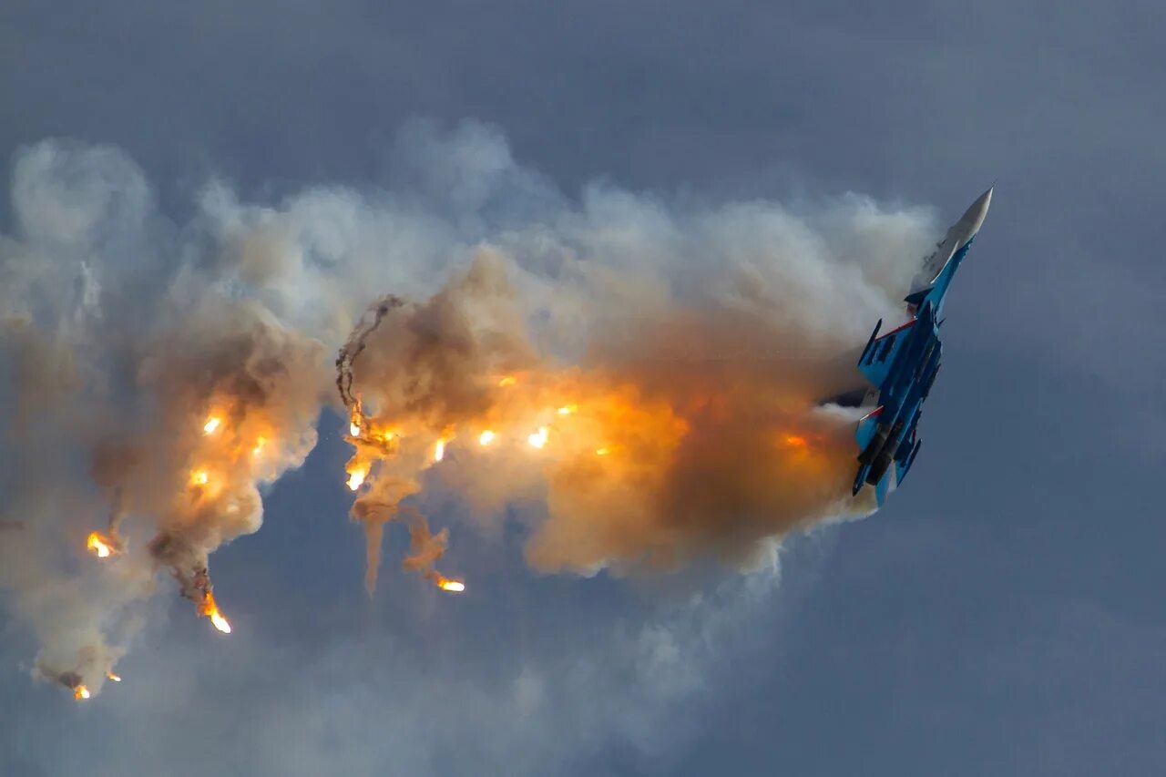 Воздушный бой на Украине су35. Су-25 ВКС РФ.