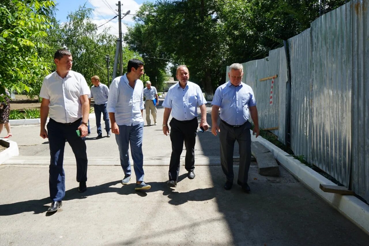 Хорунин михаил усть донецкий. Город усть-донецкий ростовская область. 9 мая усть донецк. Рп усть-донецкий. Магазины усть-донецкий.