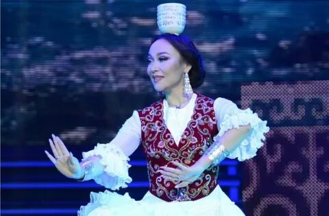 Әйелдер бір-біріне сисады