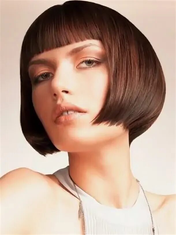 Каре 9 причесок Sensuale bob scalato e sfilacciato color cioccolato Acconciature per capelli cor