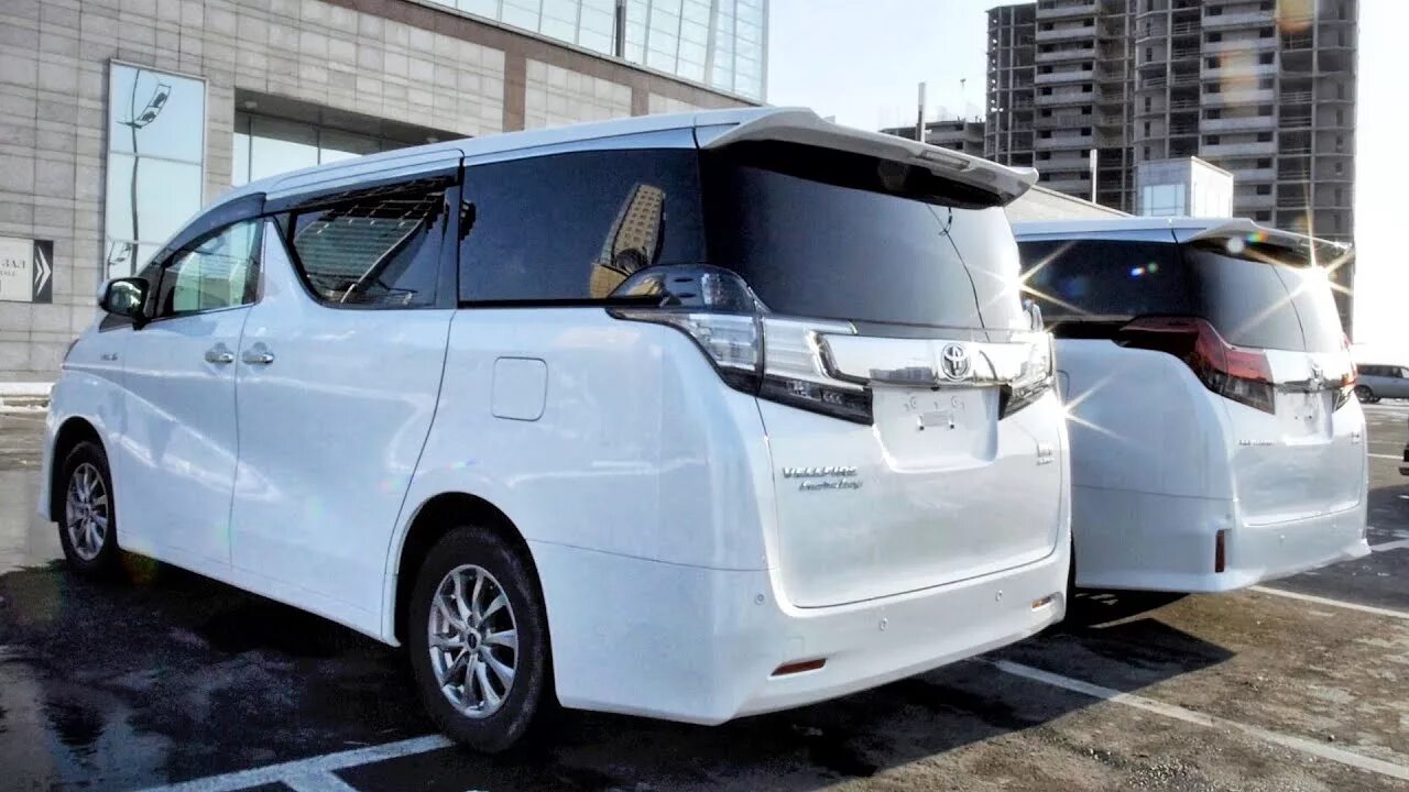 Тойота альфард 2021. Тойота альфард или Велфаер. Toyota Vellfire vs Alphard. Тойота Велфаер гибрид.