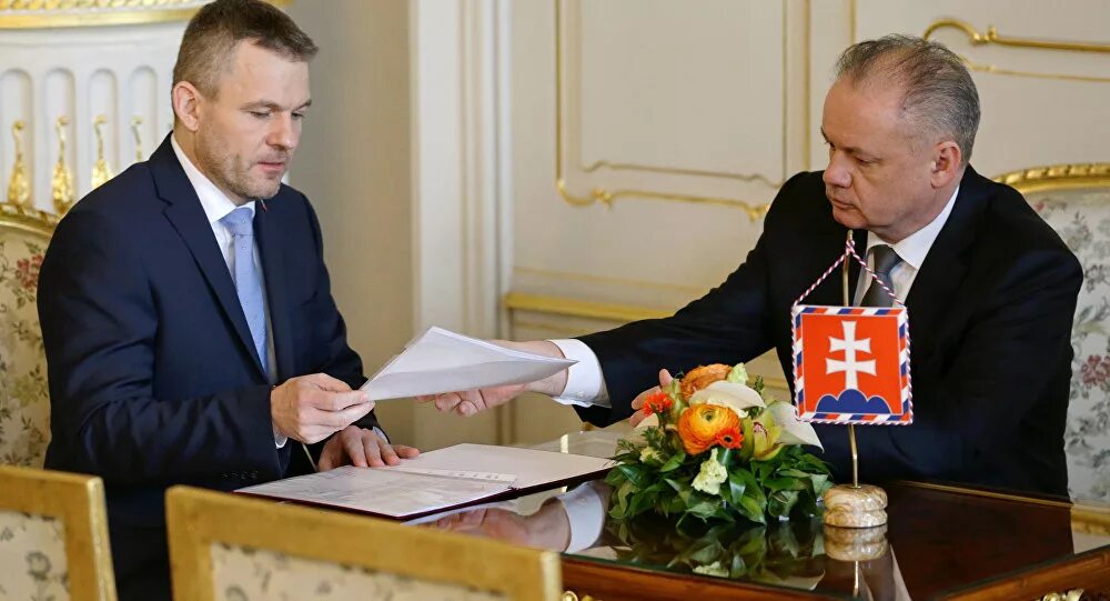 Министр подал в отставку. Правительство Словакии. Премьер Словакии ушел в отставку из-за политического кризиса.