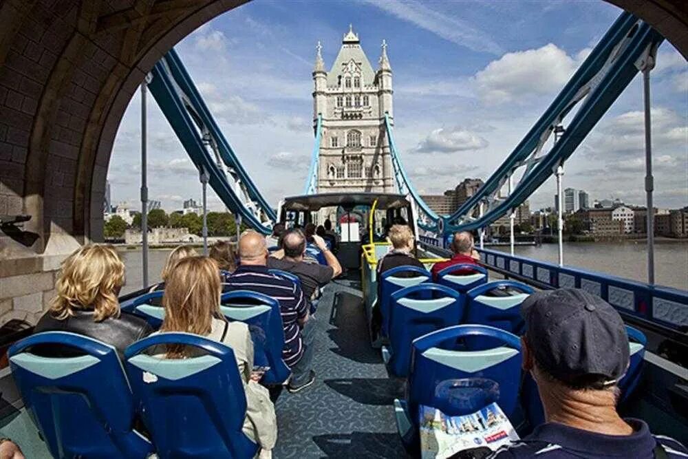 London sightseeing tour. Биг-бен. Экскурсии по лондону реклама. London bus tour. Автобус-амфибия лондон.