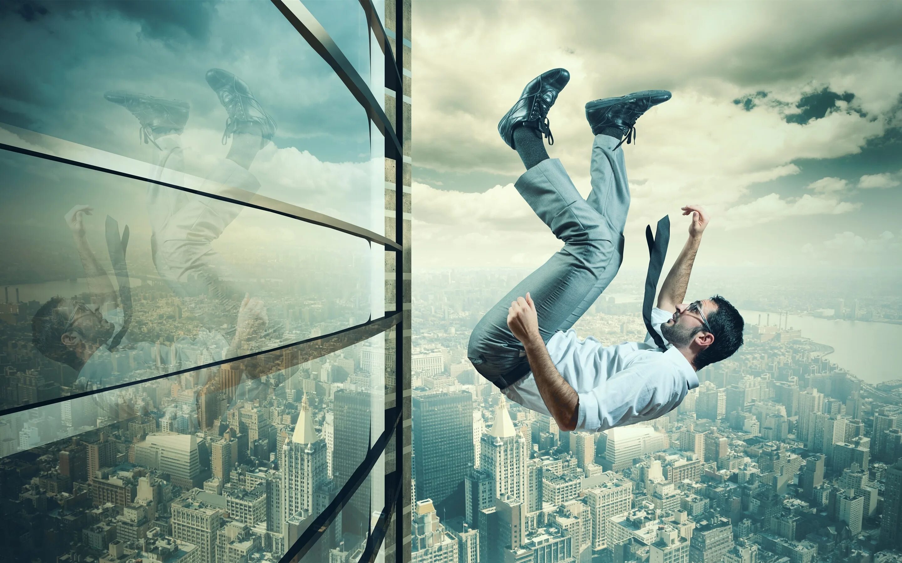 Человек ппдпает. Человек на стремянке. Fall wrong. Something fall. Осенний лес.