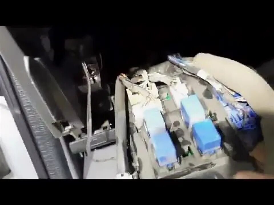Альмера н16 двигатель 1. Ниссан альмера не заводится стартер крутит. Реле стартера ниссан санни fb15. Стартер ниссан альмера н16. Ниссан альмера не заводится не крутит.