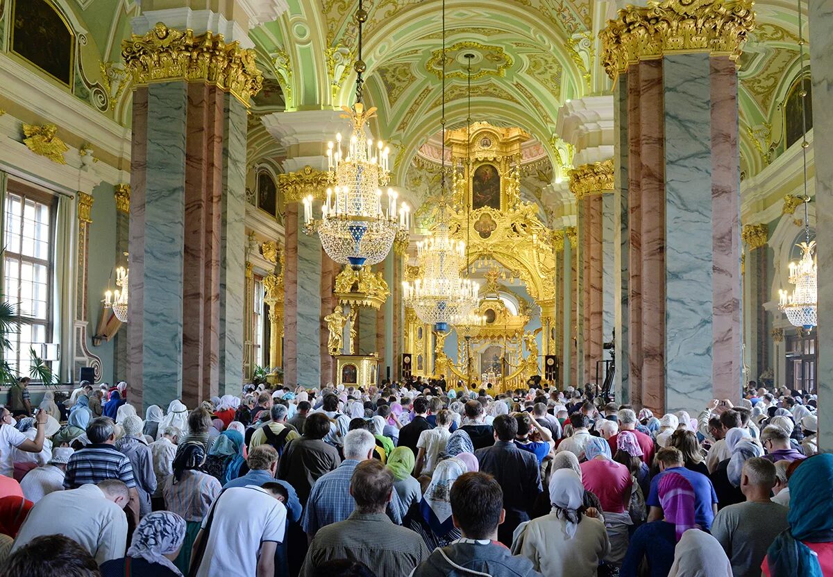 Богослужения в св. Богослужения в Петропавловском соборе Санкт-Петербурга. Литургия в Петропавловском соборе Петербурга. Петропавловском соборе в Санкт-Петербурга богослужение служба.