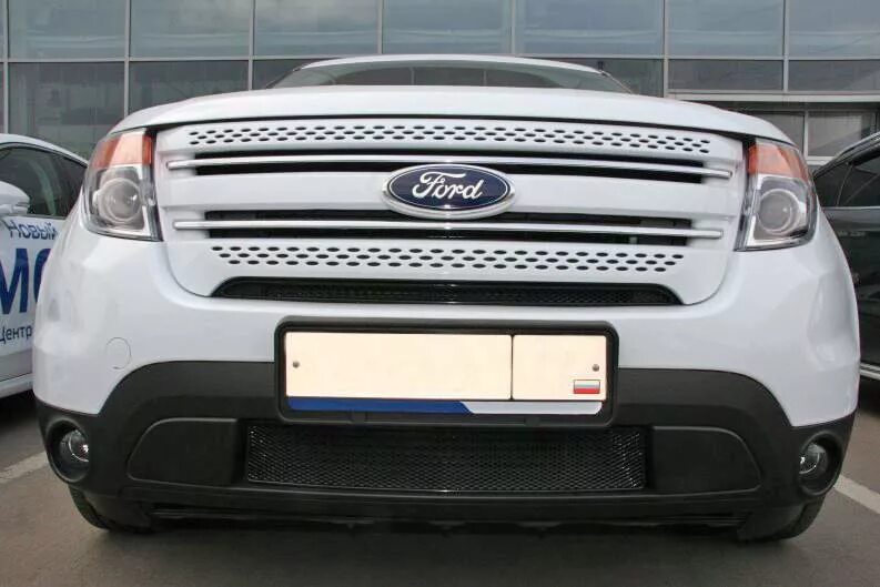 Защитная решетка на бампер. Сетка ford explorer 5. сетка переднего бампера эксплорер 5. решетка радиатора для форда эксплорера. передняя сетка на бампер форда.