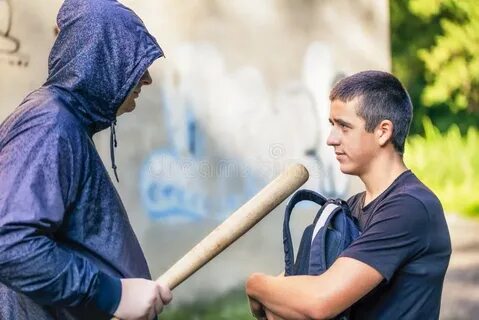Встретил обидчика на улице