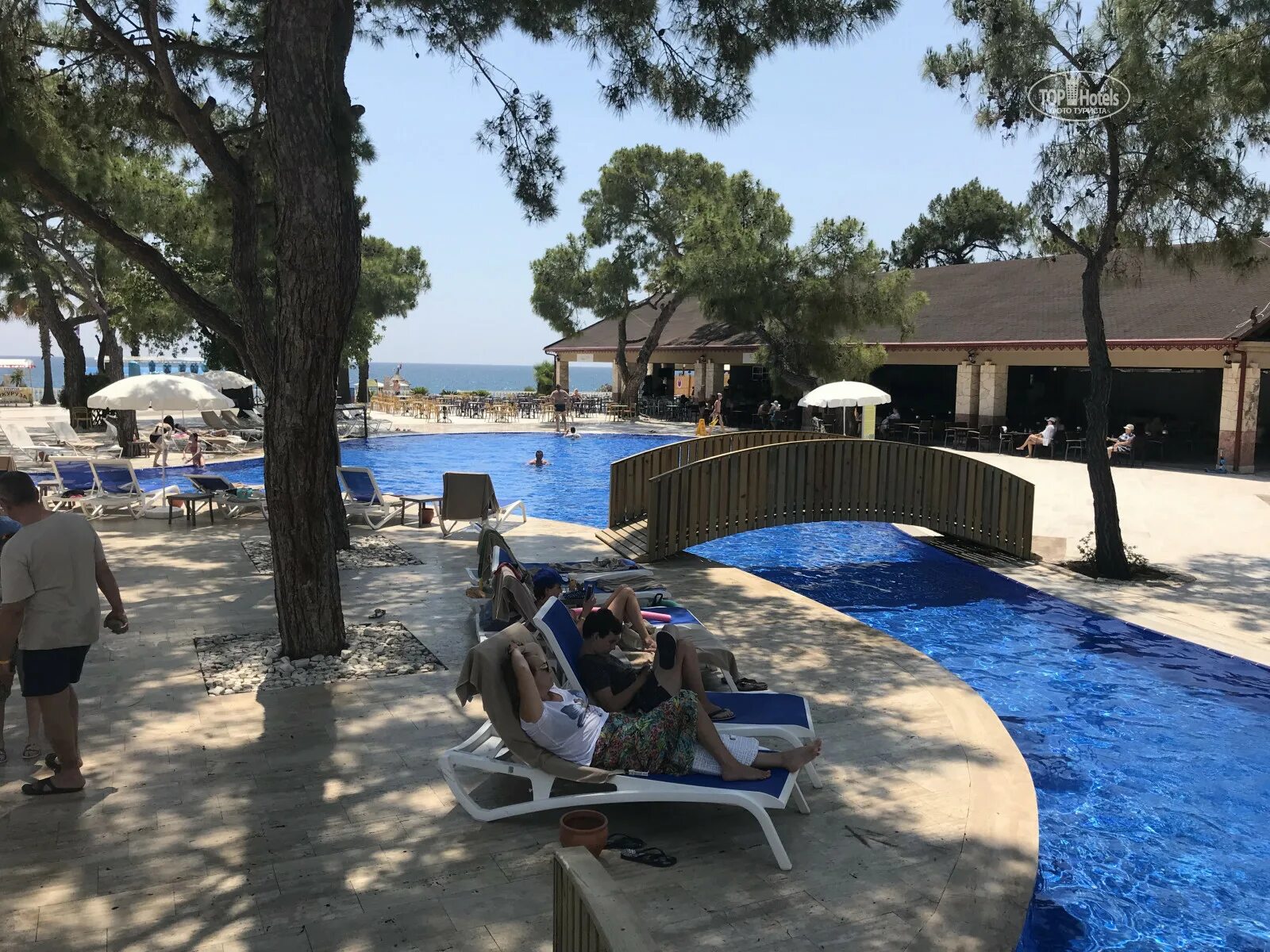 Comfort beach resort. Fun sun family comfort. fun sun family comfort beach 5 фото. fun sun family hotel. фан сан фэмили комфорт бич гейнюк.