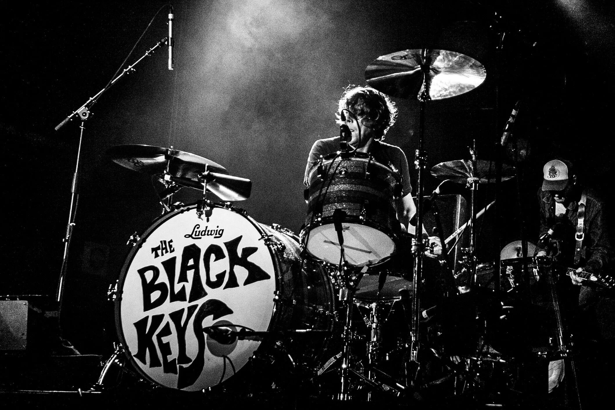 The black keys ohio players 2024. Группа the Black Keys. The Black Keys американская рок-группа. Группа черный кейс. The Black Keys Dropout Boogie.