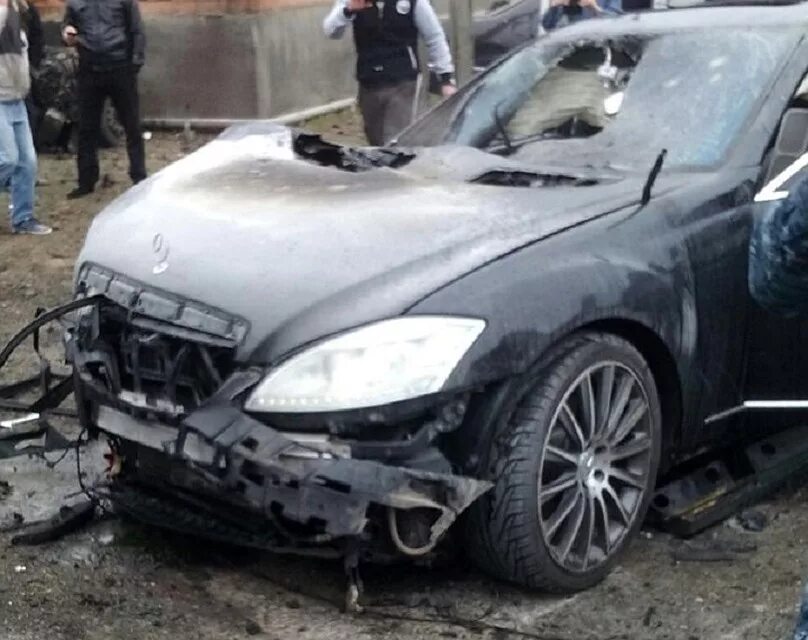 Новое покушение. Взорвали автомобиль Евкурова. Мерседес Евкурова после взрыва.