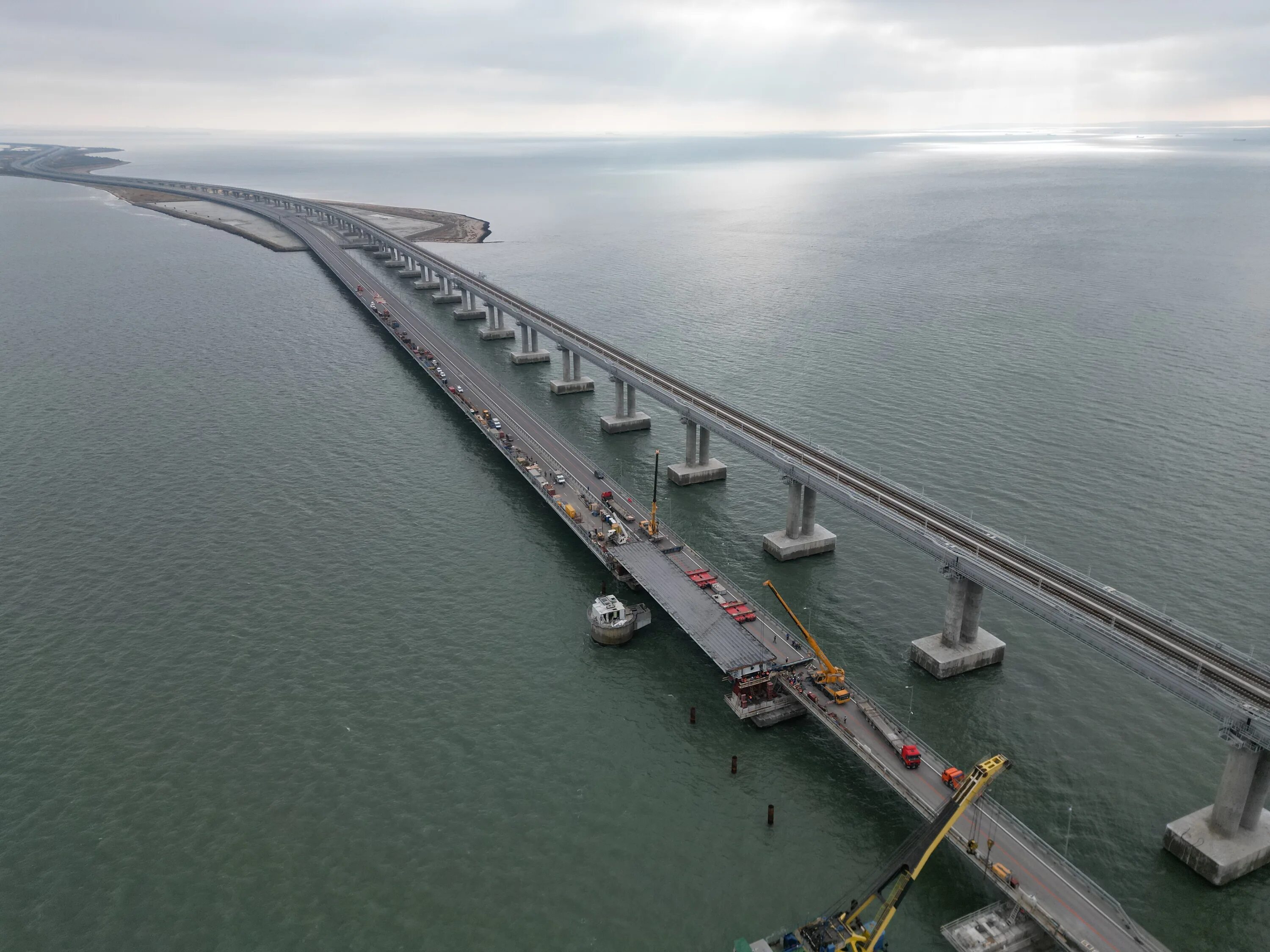 Пролеты крымского моста. Крымский мост 17 июля 2025. надвижка пролетного строения крымского моста. крымский мост надвижка пролета. крымский мост 17.07.
