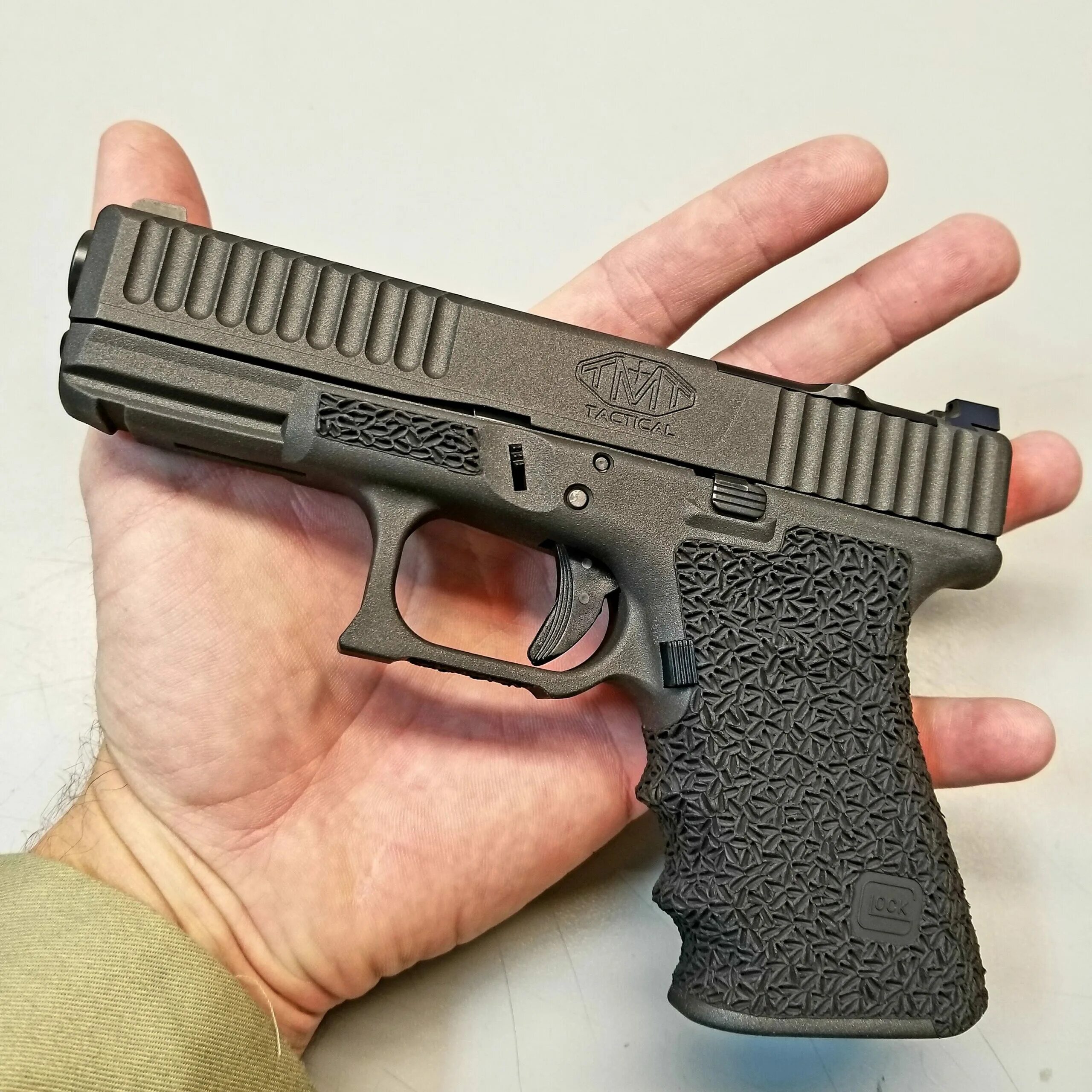 Glock 19 Tactical. Оружие для самообороны. Оружие самообороны огнестрельное. Оружие для самообороны с лицензией.