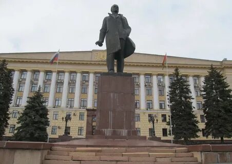 В каких городах есть памятник ленину