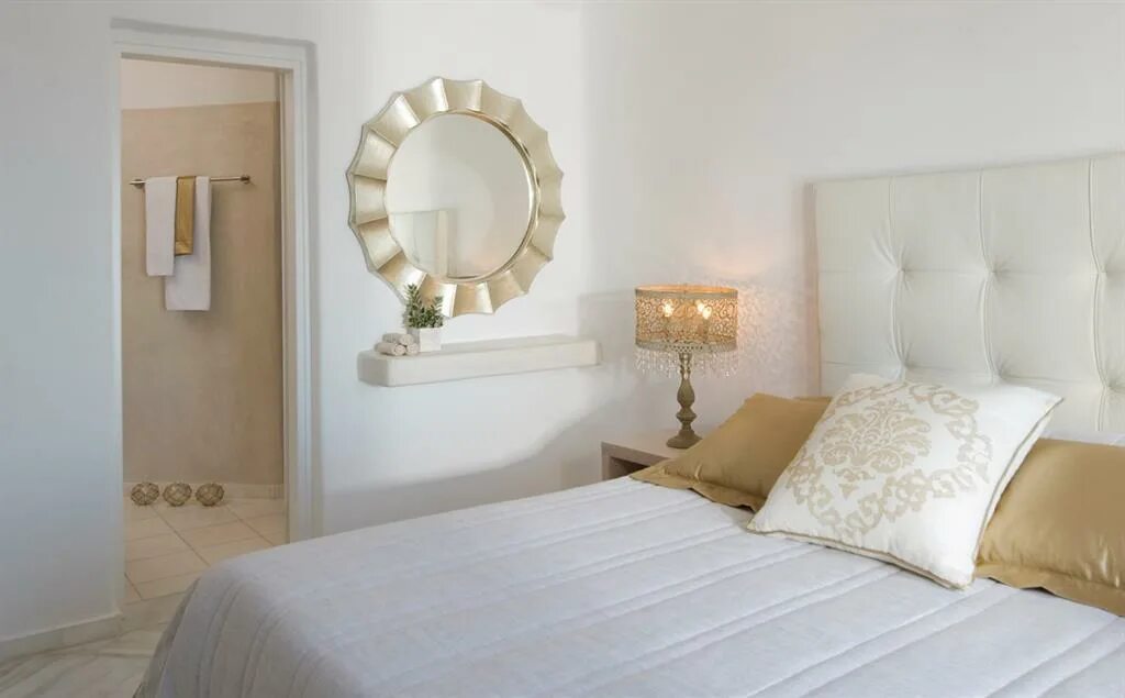 Gold suites. Gold suites. Santorini lux hotels. Отеле «gold lion». First choice grand suites.