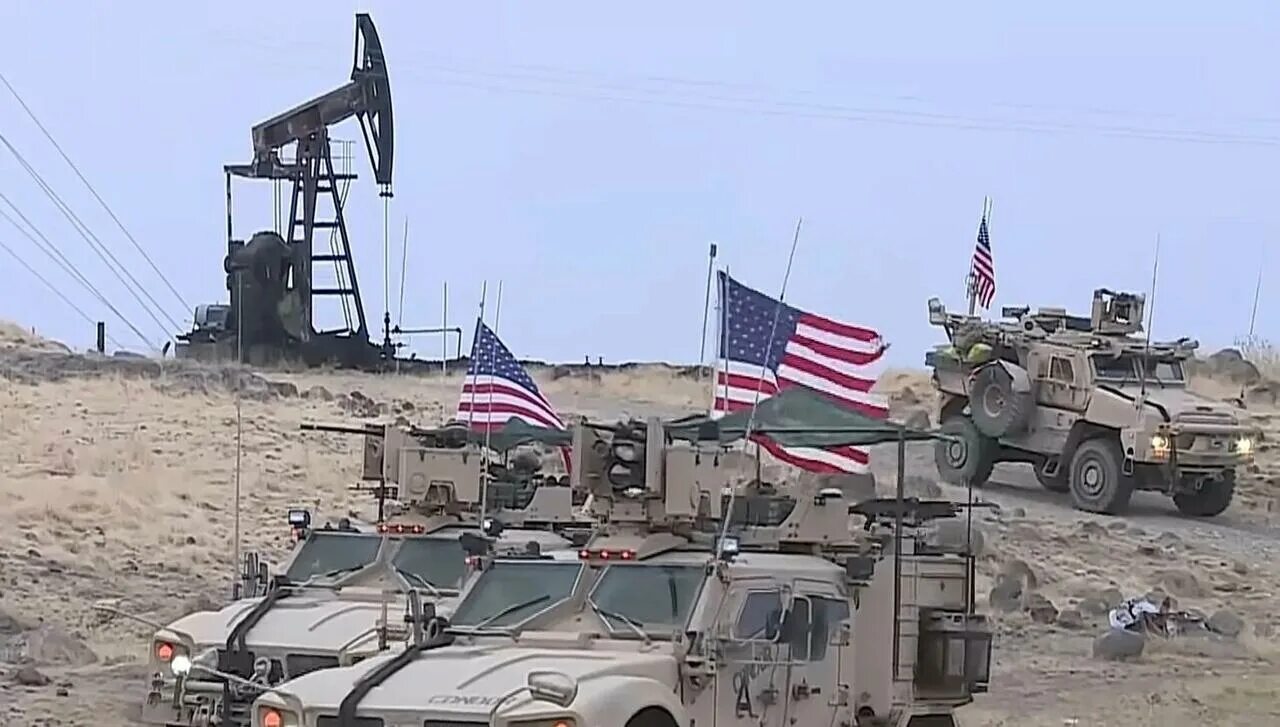 Армия США Сирия месторождение нефти. Военная база США В Сирии. Колонна военной техники США В Сирии. Военная база США В Сирии эт-Танф.