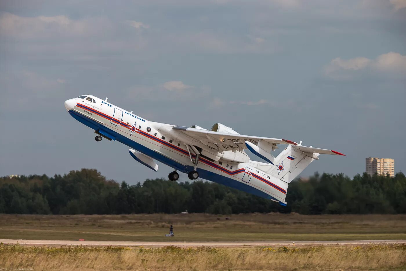 Б 200 самолет. Бе 200. Шасси бе-200. Самолет бе-200чс.