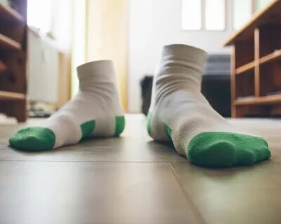 Download wallpaper room, floor, socks, live, section miscellanea in resolut...