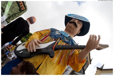 Munguzá do Zuza e Bacalhau do Batata - Carnaval 2013 (8497985374).jpg. 