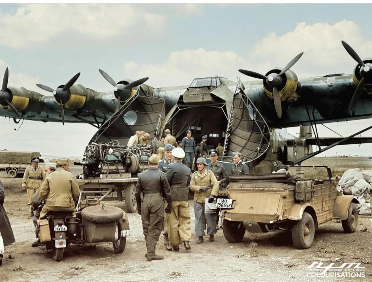Messerschmitt gigant. Messerschmitt me.323 gigant. самолёт мессершмитт 323. транспортный самолет messerschmitt me-323 gigant. мессершмитт 323 гигант.