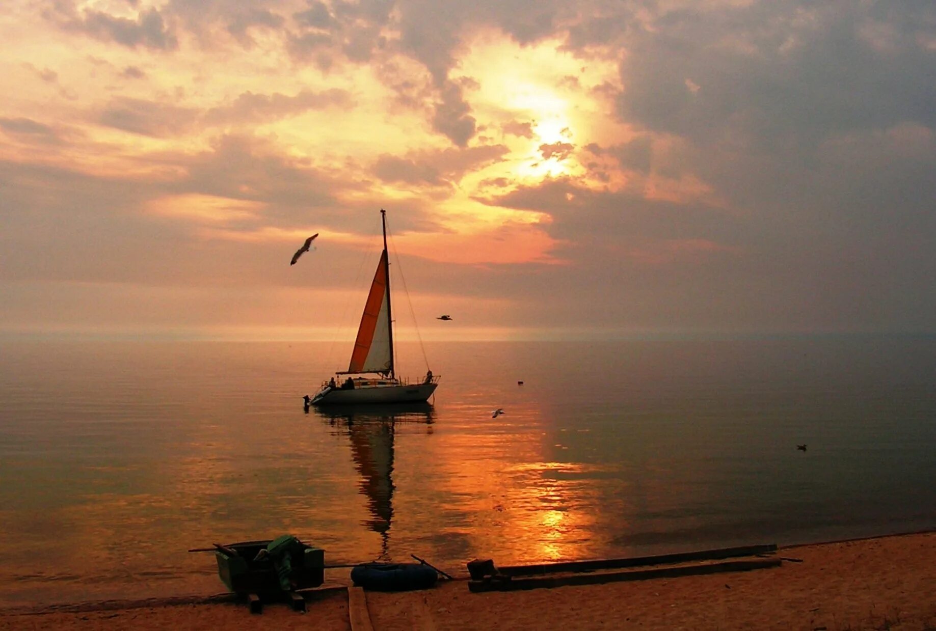 Паруса мечты Алушта. Азовское море парусник. Рассвет на море. Морской пейзаж. Стоял полный штиль море