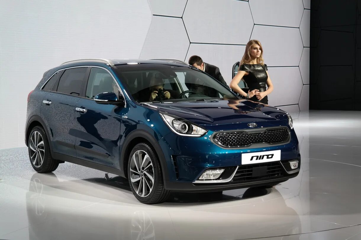 Kia Niro 2016. Киа Ниро гибрид. Кроссовер Киа Спортейдж гибрид. Kia Niro Tuning. Киа гибрид отзывы