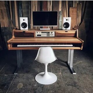 Table studio