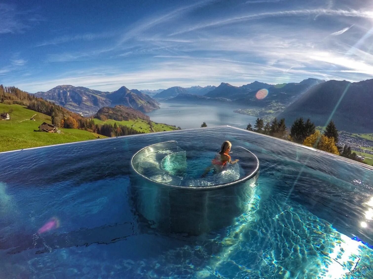 Невероятные картинки. Швейцария вилла Honegg. Villa Honegg Швейцария горы. Необычные бассейны. Красивый бассейн.