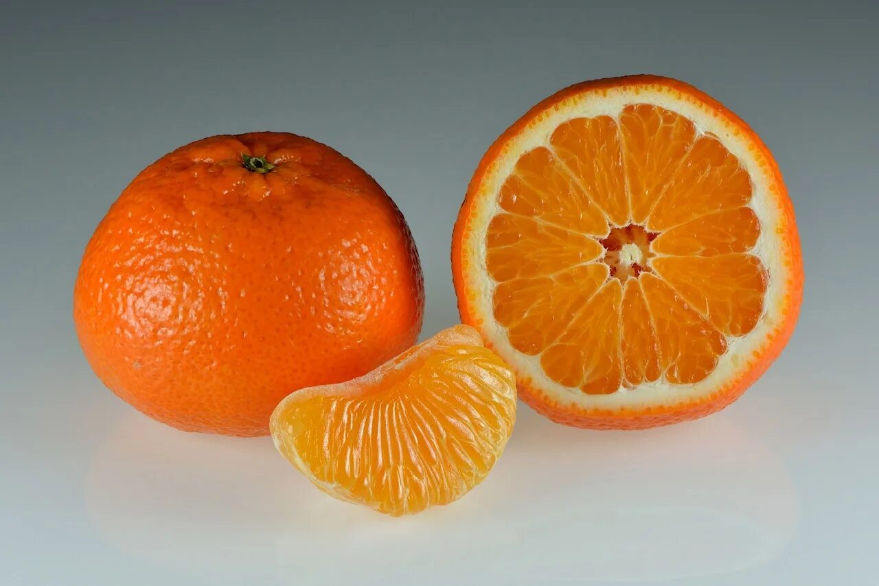 30 мандаринов. Плод мандарина. Мандрин. Сандалвудс мандарин. Апельсин и мандарин.