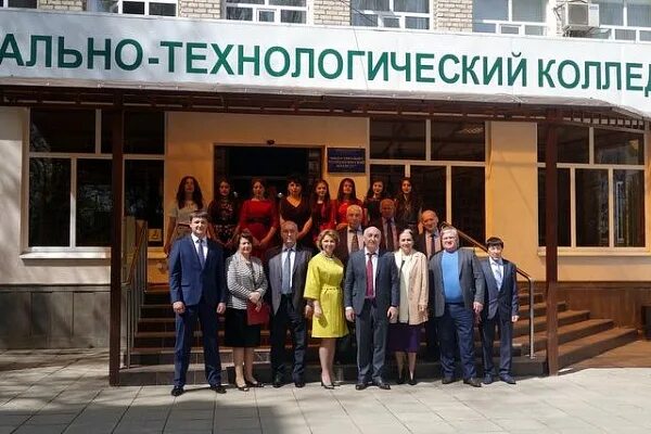 Колледжи в черкесске. Промышленно-технологический корпус. Индустриально-технологический колледж черкесск. Кчр гбпоо мтк. Пту сузун специальности.