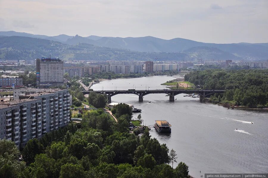 Город находился на южном берегу. Предмостная площадь Красноярск. Южный берег Красноярск. Красноярск 2010. Предмостная Южный берег Енисей.