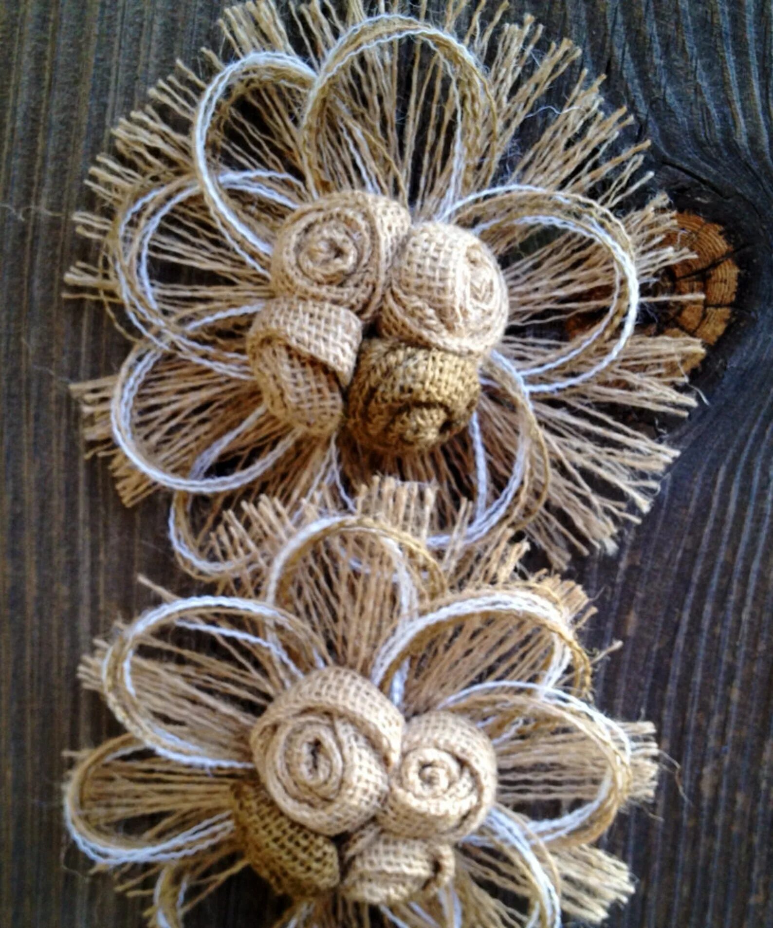 Из мешковины и джута своими руками. Сувениры из мешковины и шпагата. Цветы из джута и мешковины. Поделки из мешковины. Декор из мешковины и джута.