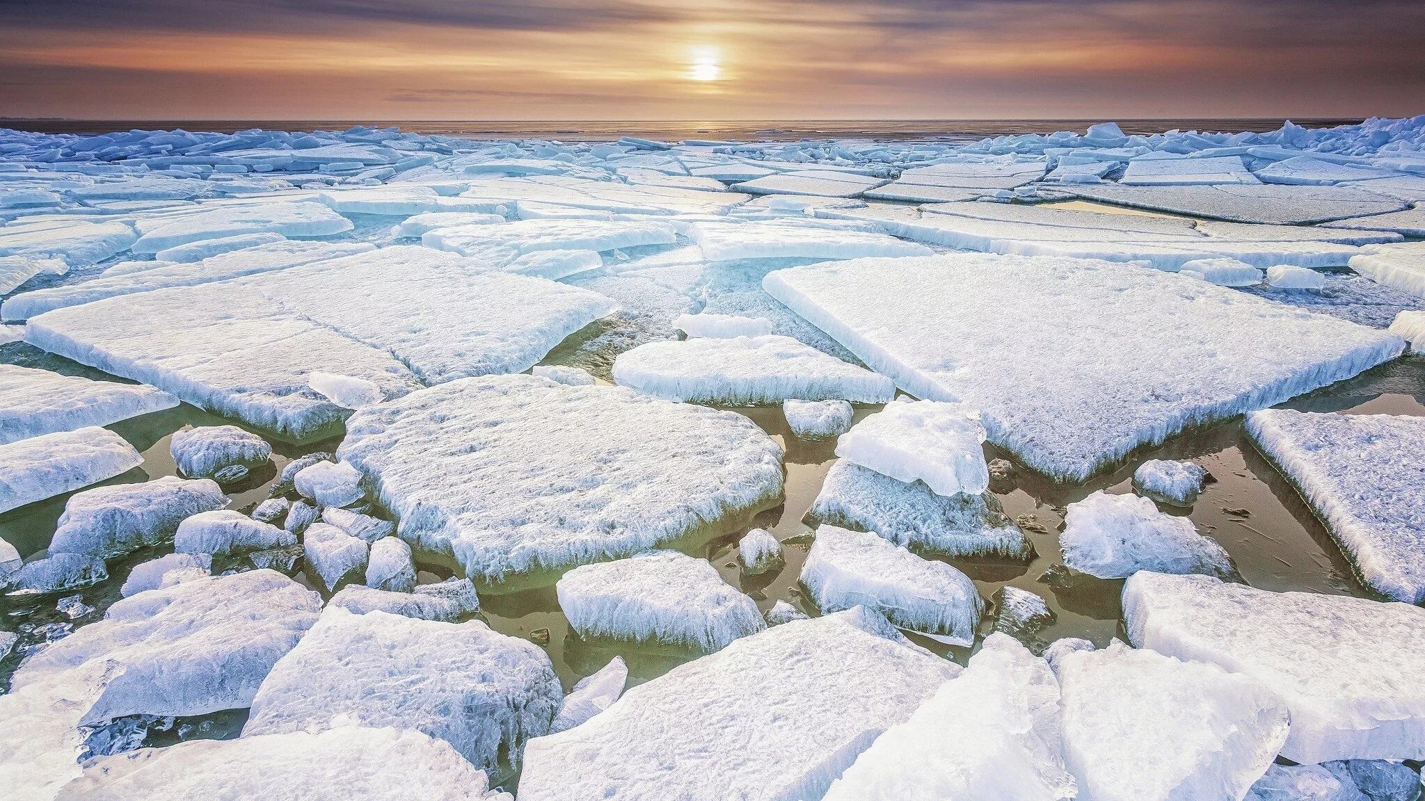 Annamorozova ice. Ледоход на Байкале. Ледоход и Айсберг. Ледоход Северное море.