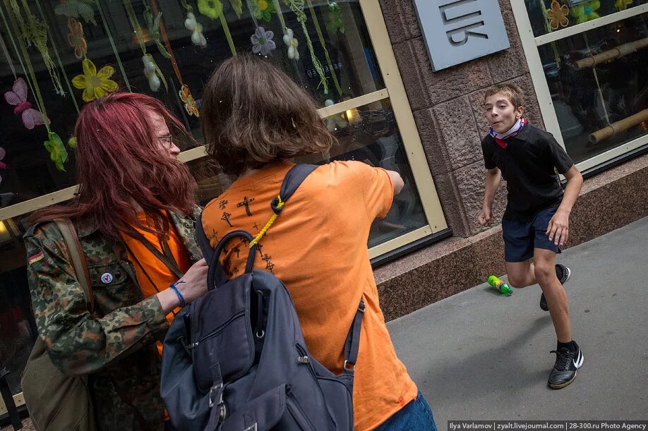 Фроттеризм в транспорте. Административные правонарушения статьи. Приставание к гражданам в общественных местах. Состав административного правонарушения мелкое хулиганство. Квалификация хулиганства таблица.