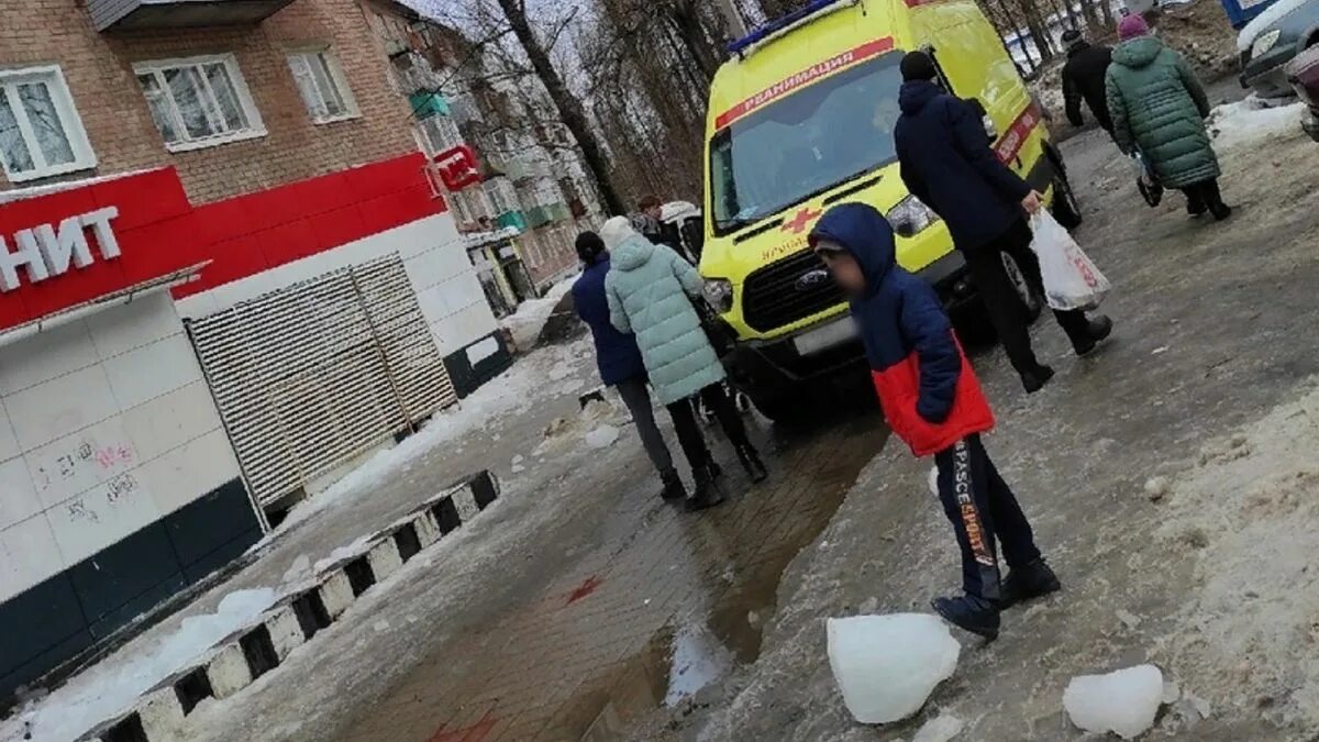 Девочка 3 лет упала