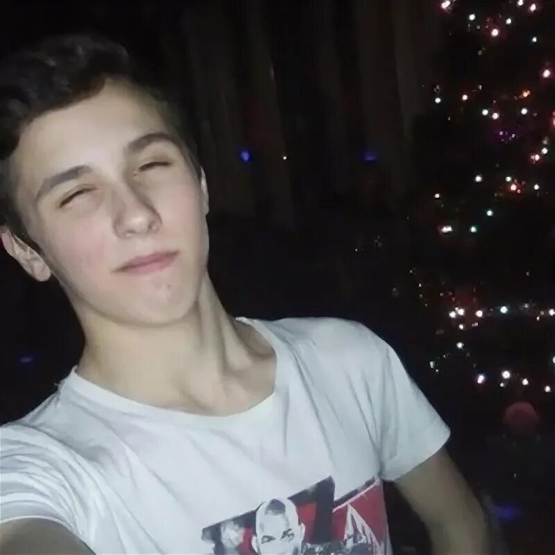 Усманов певец из узбекистана. Роооо. Roblox надпись. Роооо. Роооо.