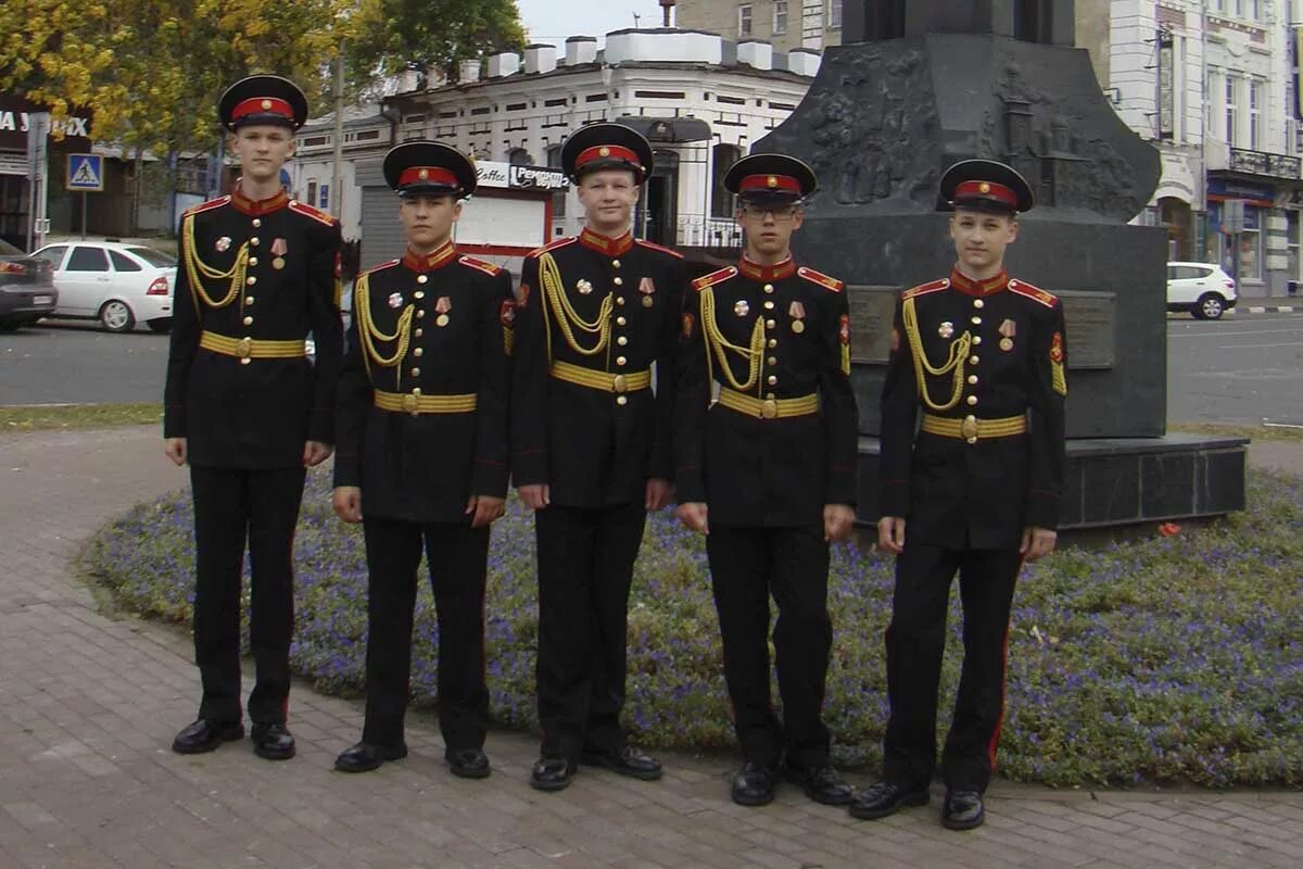 Гвардейское Суворовское военное училище УГСВУ. Суворовское военное училище Ульяновск. Ульяновское Суворовское училище выпуск 1994 года. УГСВУ Ульяновск 4 рота. Ульяновское суворовское училище сайт