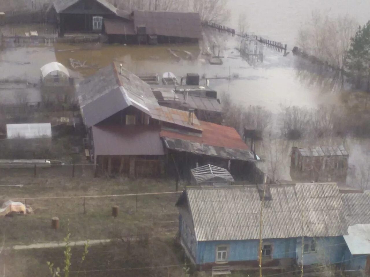 Погода чусовой. Подъеловики Чусовой. Затопило город Чусовой. Наводнение в Чусовом подъеловики. Микрорайоны Чусового.