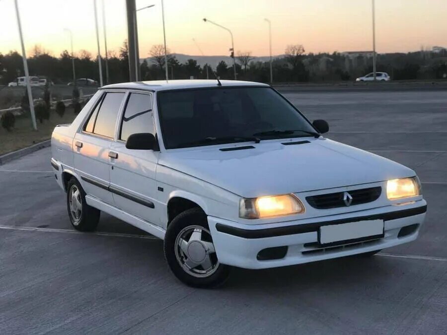 Renault 9 broadway. Renault 9 and 11. Renault 9 and 11. Renault 9 and 11. Renault 113 old.