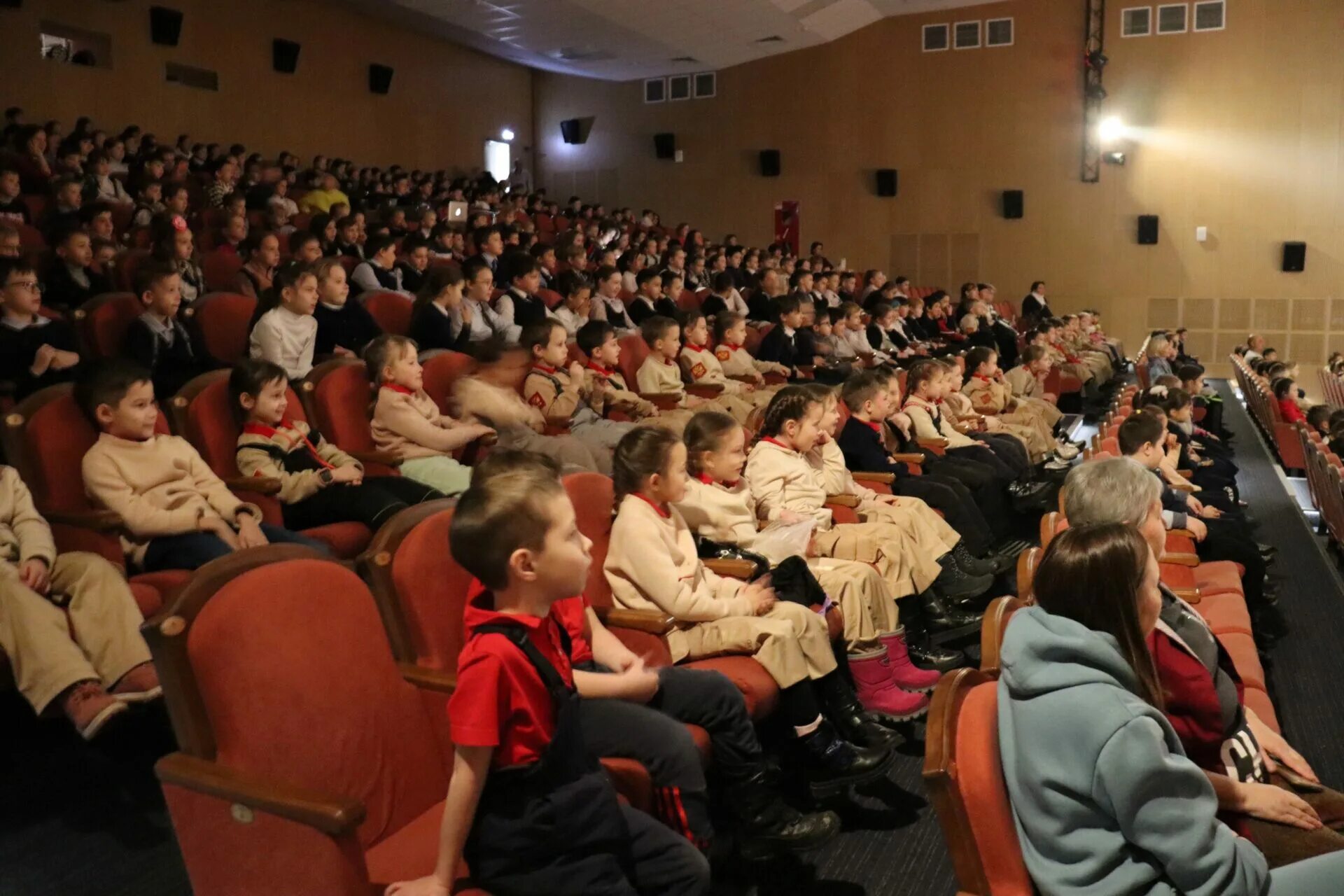 Театр роста спектакли. Театр роста в Царицыно зал. Областной театр юного зрителя в Царицыно. Театр Нонны Гришаевой в Царицыно. ГАУК Г. Москвы «театр роста» в Царицыно».